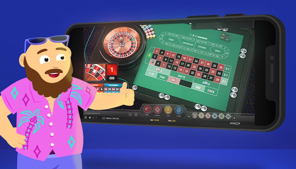 CasinoBernie mit Smartphone, auf dem ein mobile Roulette Spiel zu sehen ist