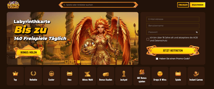 Startseite im Mino Casino zeigt Labyrinthkarte, Suchleiste, Anmeldeformular und Spielkategorien