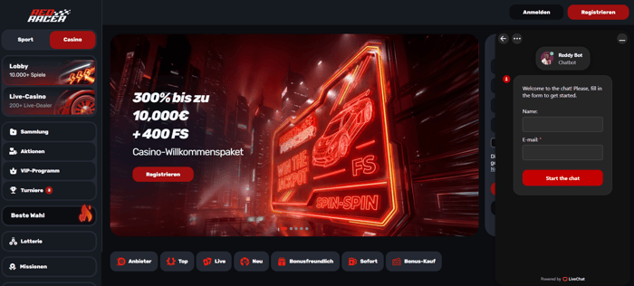 Red Racer Casino Screenshot mit dem Willkommensbonus auf der Startseite.